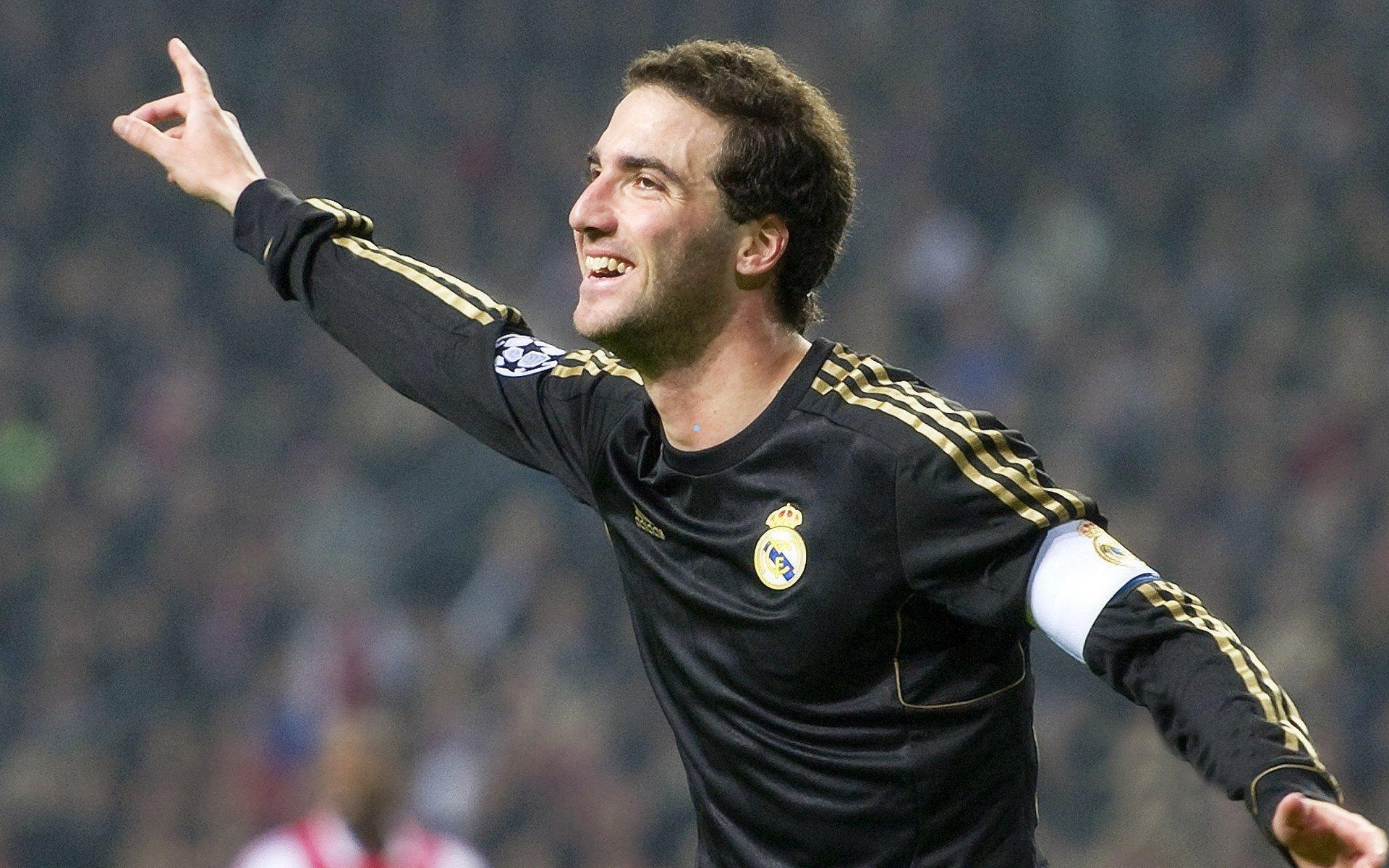 罗马诺揭示，国际米兰持续角逐坎塞洛，巴塞罗那仍是球员终极选择