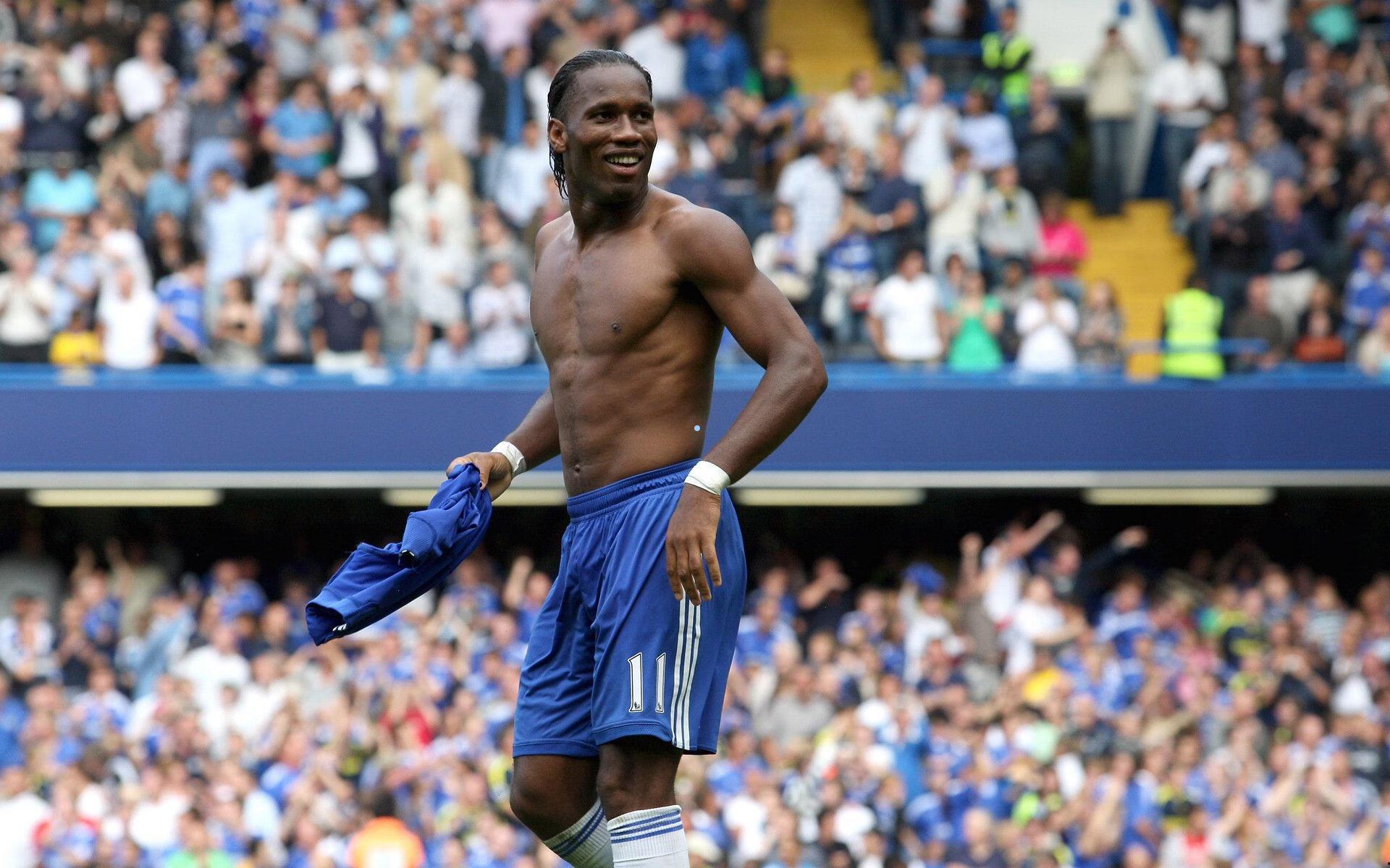 范佩西公开批评廷贝尔比赛态度,坚决将其调整至替补席位